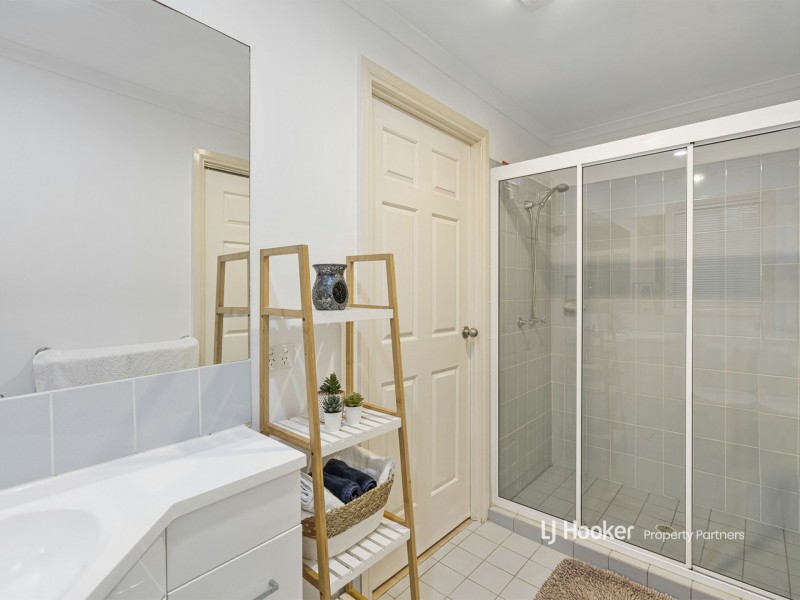 100 Dennis Road, Springwood QLD 4127