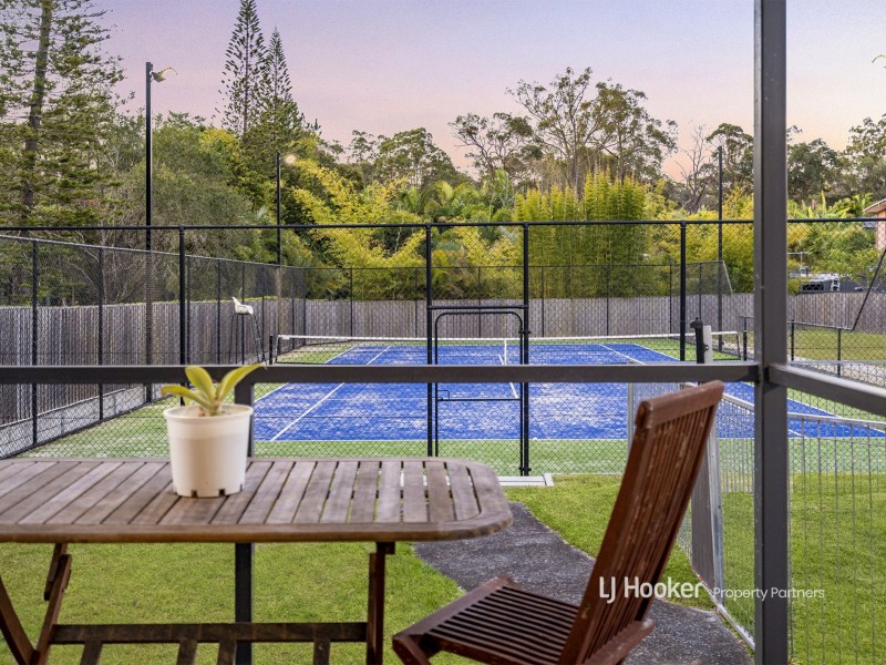 100 Dennis Road, Springwood QLD 4127