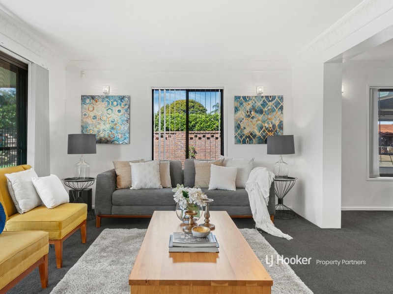 65 Oakleaf Street, Eight Mile Plains QLD 4113