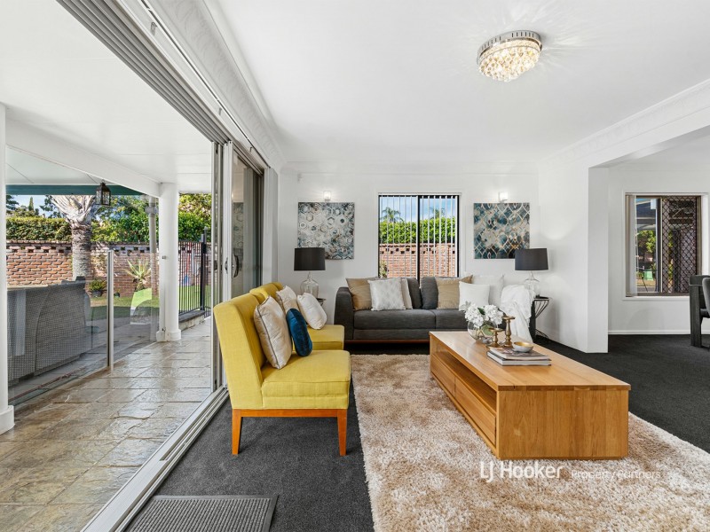 65 Oakleaf Street, Eight Mile Plains QLD 4113