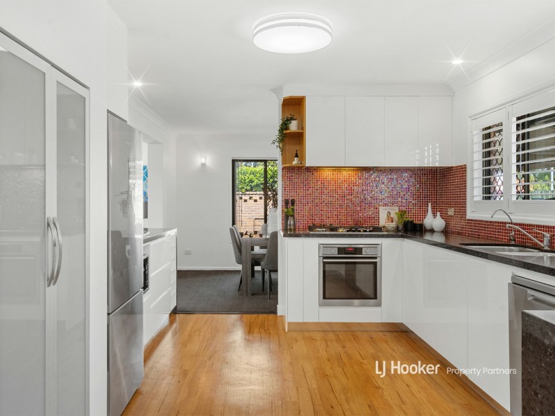 65 Oakleaf Street, Eight Mile Plains QLD 4113