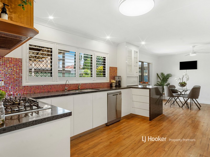 65 Oakleaf Street, Eight Mile Plains QLD 4113