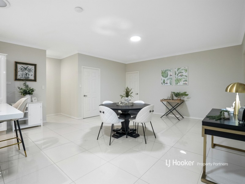 8 Lincoln Place, Stretton QLD 4116