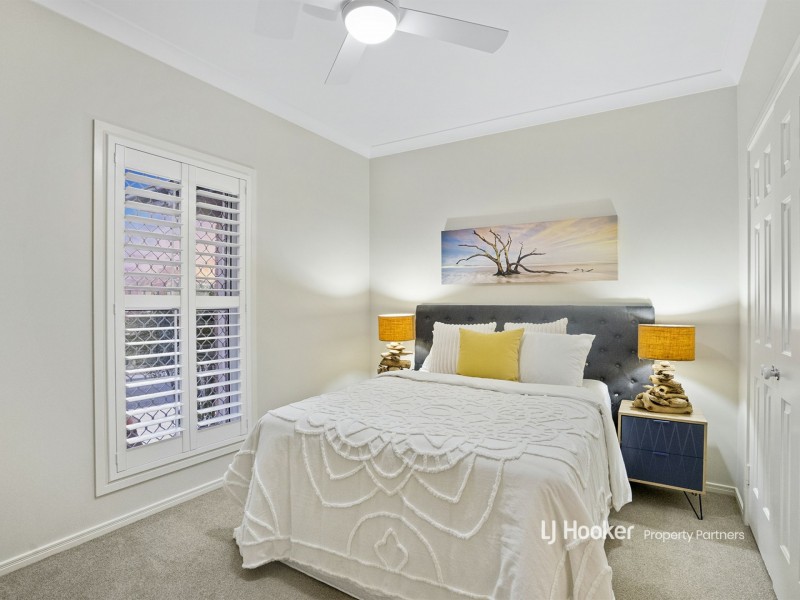 8 Lincoln Place, Stretton QLD 4116