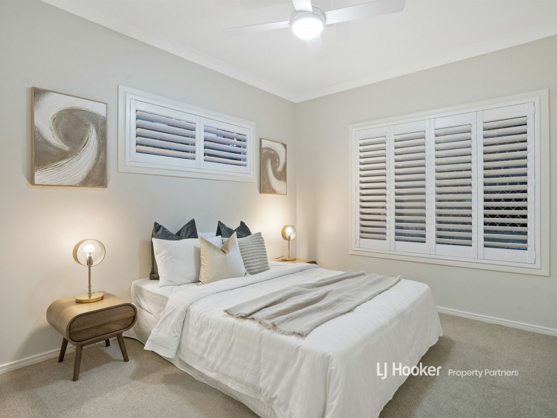 8 Lincoln Place, Stretton QLD 4116