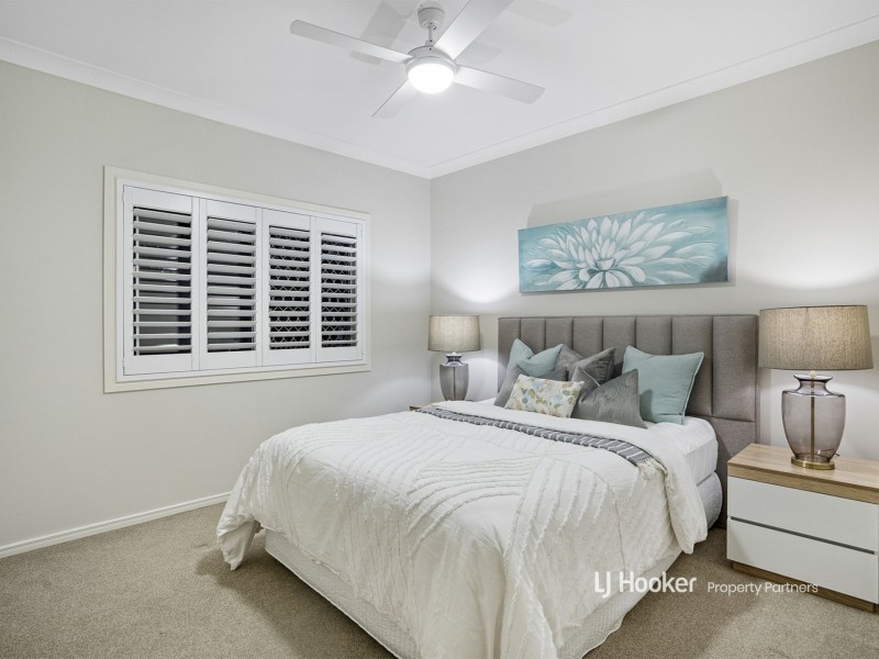 8 Lincoln Place, Stretton QLD 4116