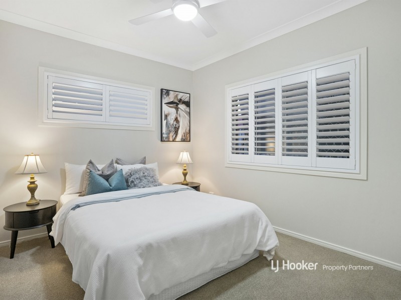 8 Lincoln Place, Stretton QLD 4116