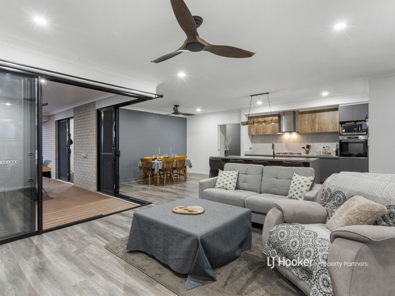 22 Escalade Circuit, Pallara QLD 4110