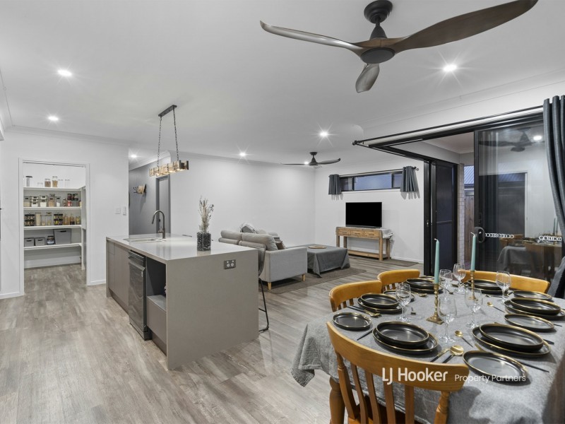 22 Escalade Circuit, Pallara QLD 4110