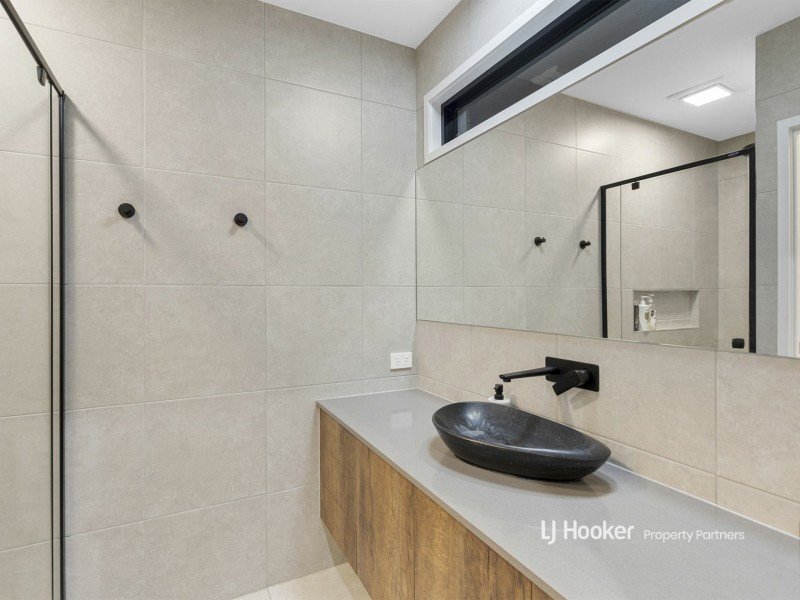 22 Escalade Circuit, Pallara QLD 4110