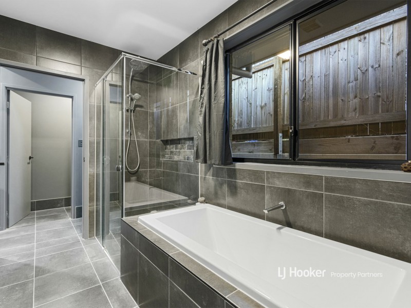 22 Escalade Circuit, Pallara QLD 4110