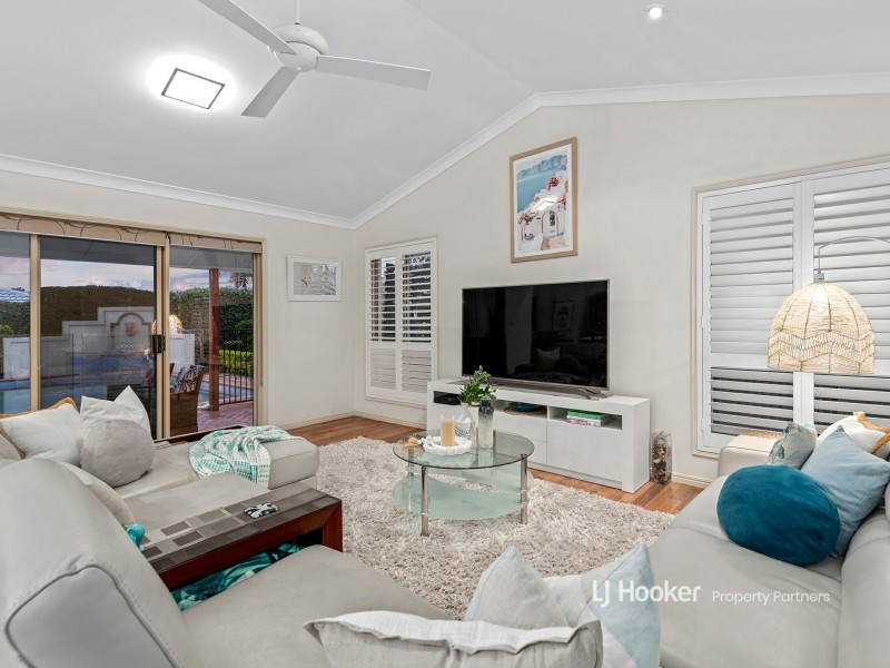 7 Lexington Place, Wishart QLD 4122