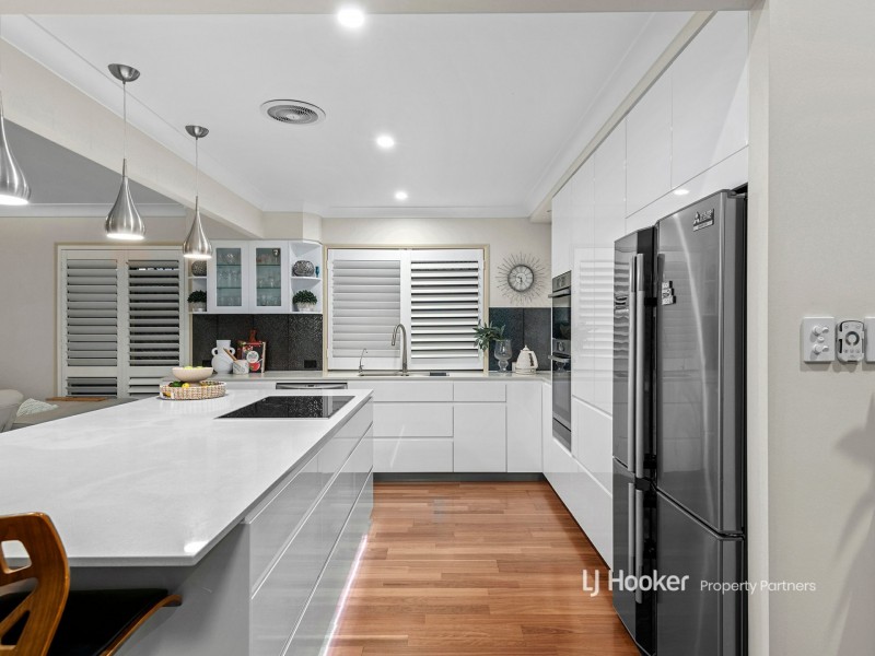 7 Lexington Place, Wishart QLD 4122