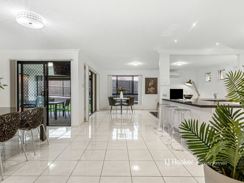 14 Trevi Close, Eight Mile Plains QLD 4113