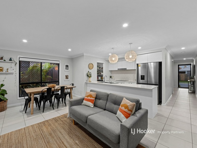 4 Indigo Lane, Park Ridge QLD 4125