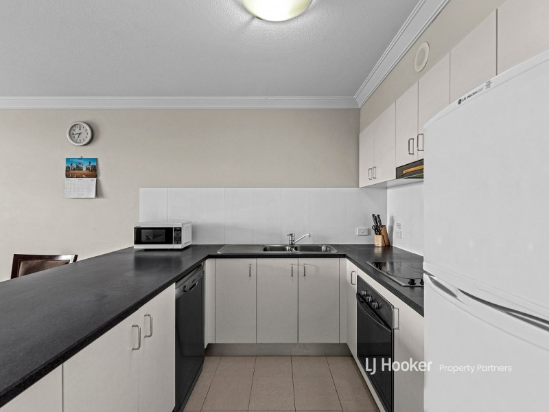 310/14-16 Carol Avenue, Springwood QLD 4127