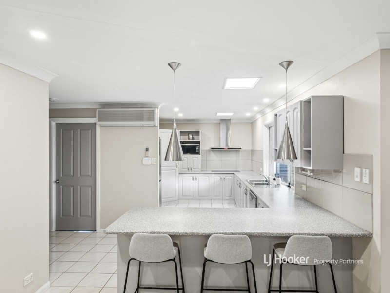 14 Ashford Place, Parkinson QLD 4115