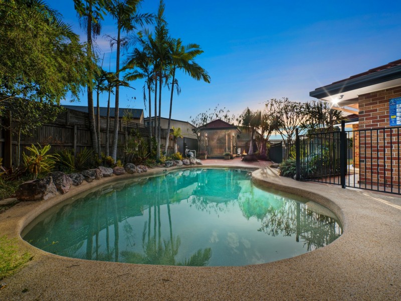 14 Ashford Place, Parkinson QLD 4115
