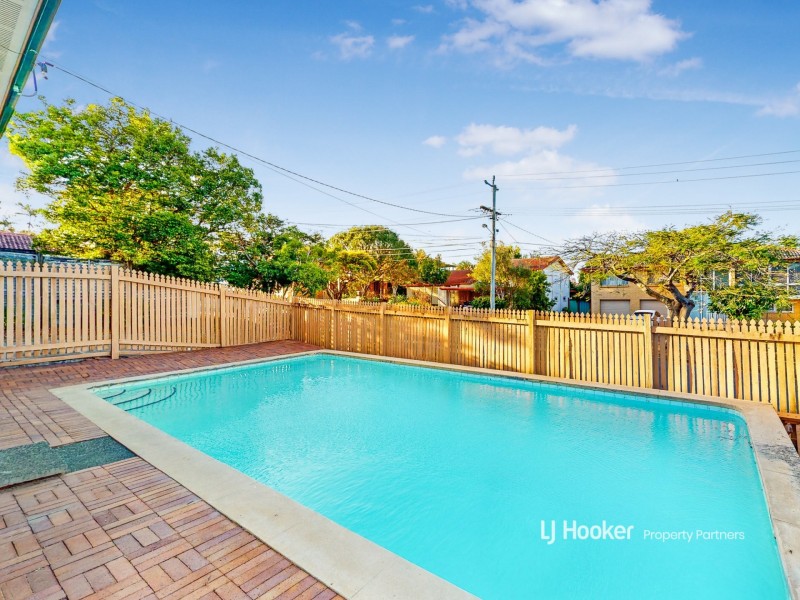 11 Elberta Street, Macgregor QLD 4109