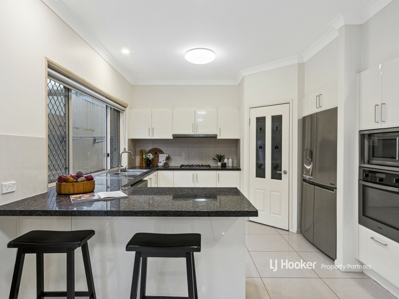 12 Avonlea Place, Eight Mile Plains QLD 4113