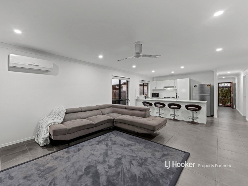 6 Mercy Circuit, Park Ridge QLD 4125