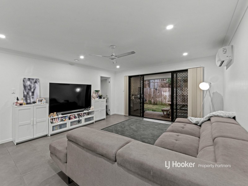 6 Mercy Circuit, Park Ridge QLD 4125