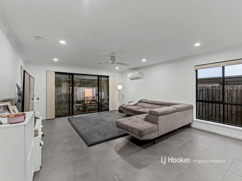 6 Mercy Circuit, Park Ridge QLD 4125