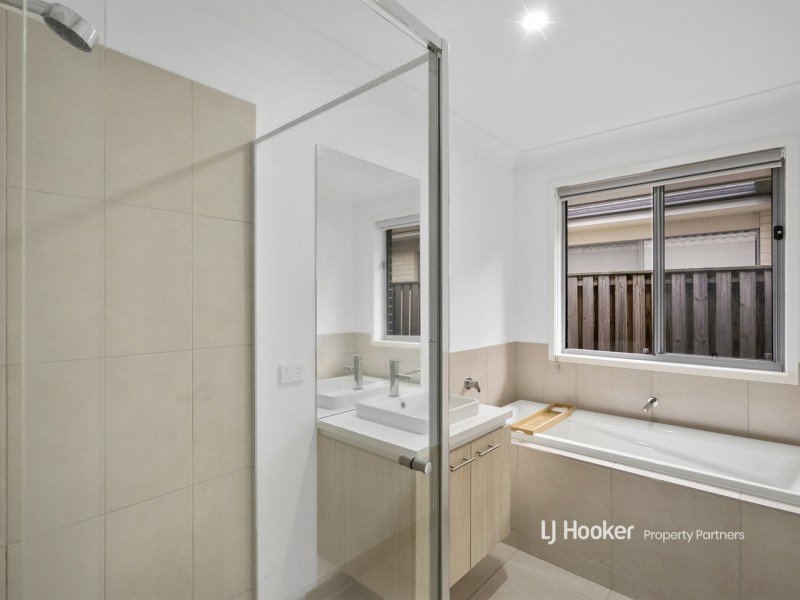 13 Pallara Avenue, Pallara QLD 4110