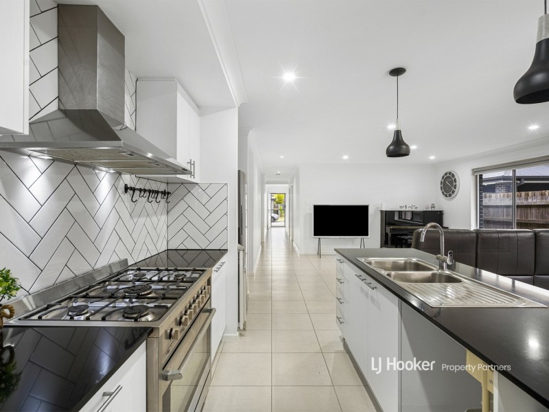 13 Pallara Avenue, Pallara QLD 4110