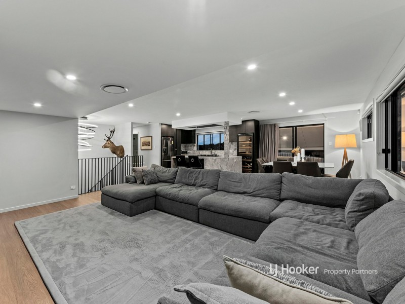 11 Danina Street, Mansfield QLD 4122