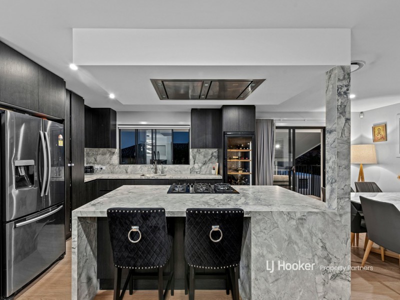 11 Danina Street, Mansfield QLD 4122