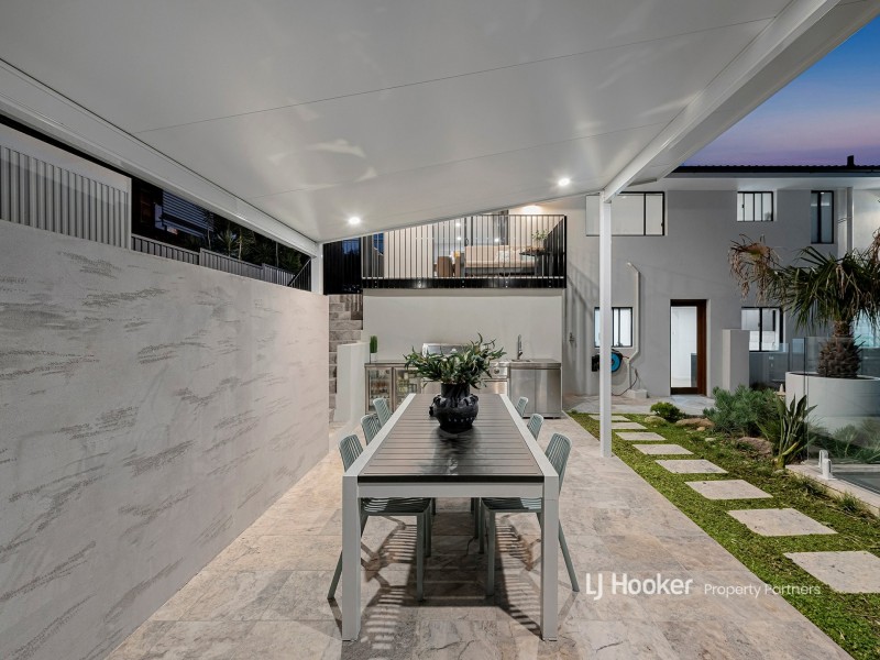 11 Danina Street, Mansfield QLD 4122