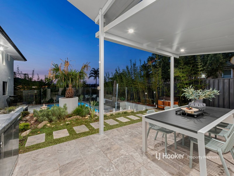 11 Danina Street, Mansfield QLD 4122