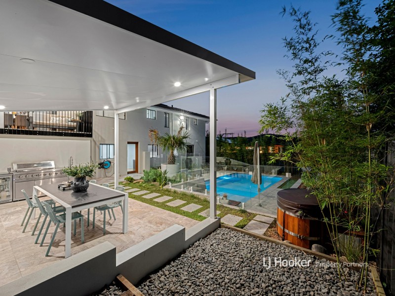 11 Danina Street, Mansfield QLD 4122