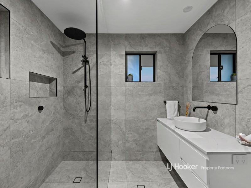 11 Danina Street, Mansfield QLD 4122