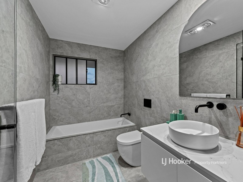 11 Danina Street, Mansfield QLD 4122