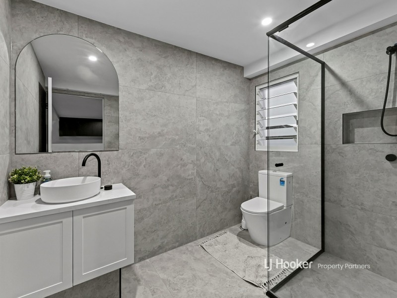 11 Danina Street, Mansfield QLD 4122