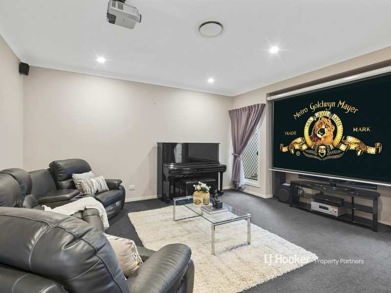 18 Pinnacle Place, Eight Mile Plains QLD 4113