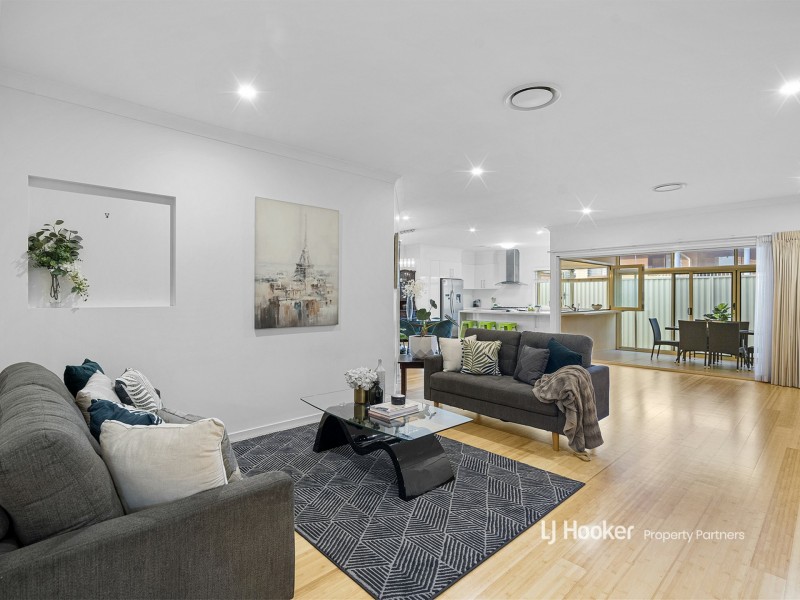 18 Pinnacle Place, Eight Mile Plains QLD 4113