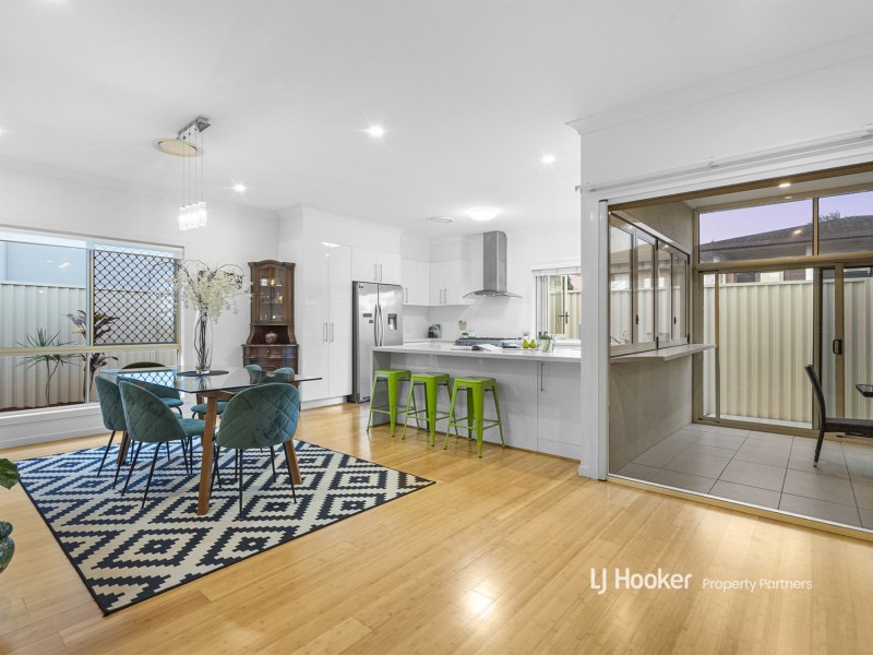 18 Pinnacle Place, Eight Mile Plains QLD 4113