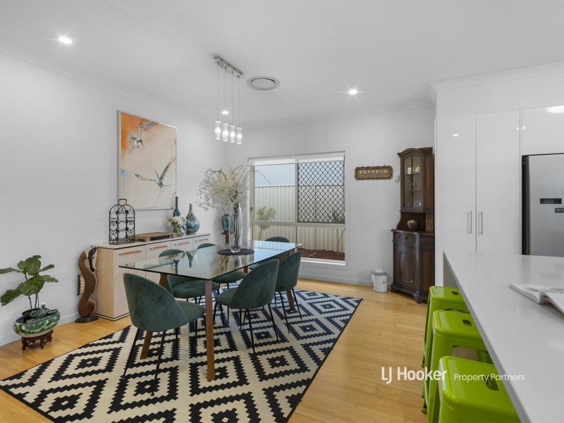 18 Pinnacle Place, Eight Mile Plains QLD 4113