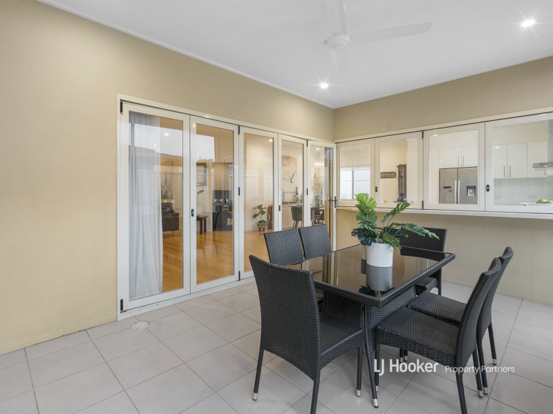 18 Pinnacle Place, Eight Mile Plains QLD 4113