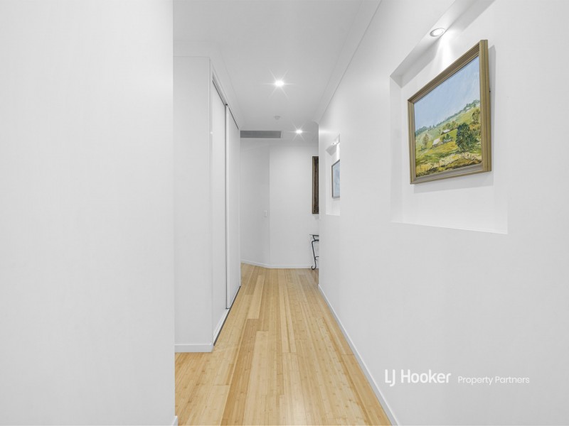 18 Pinnacle Place, Eight Mile Plains QLD 4113