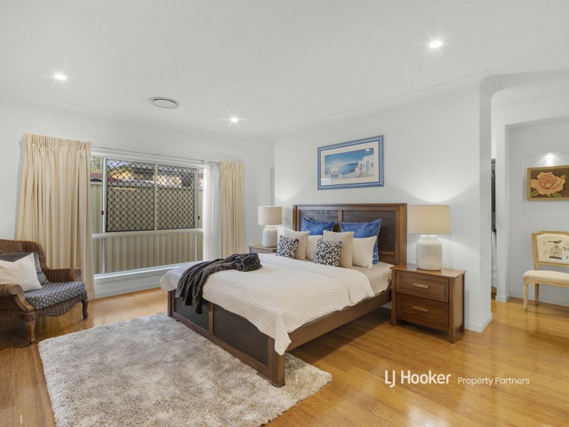 18 Pinnacle Place, Eight Mile Plains QLD 4113