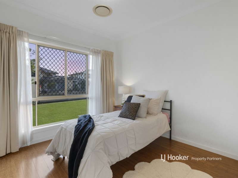 18 Pinnacle Place, Eight Mile Plains QLD 4113