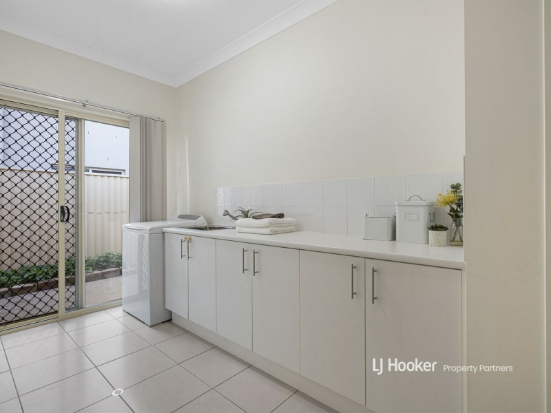 18 Pinnacle Place, Eight Mile Plains QLD 4113