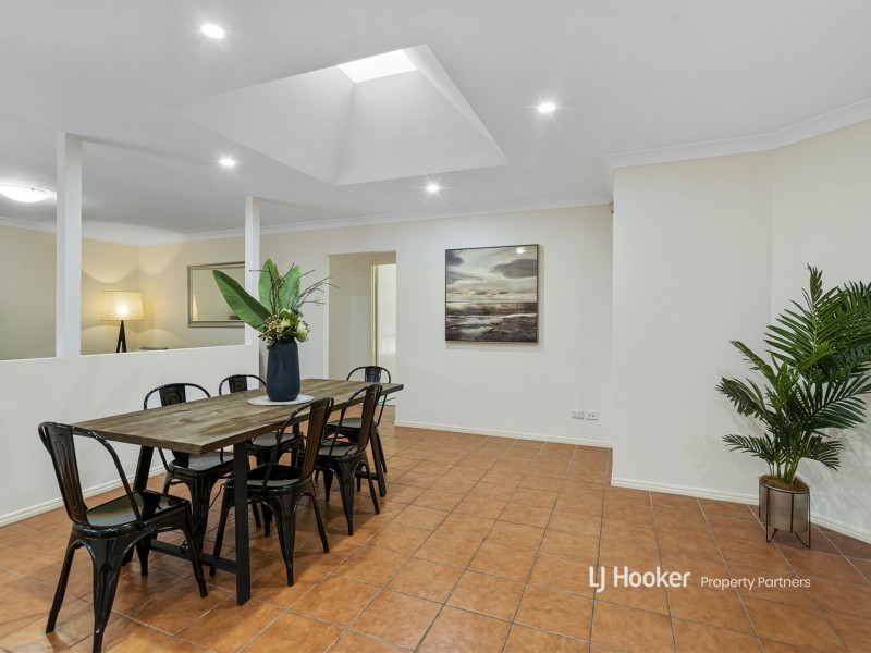 8 Forbes Place, Eight Mile Plains QLD 4113