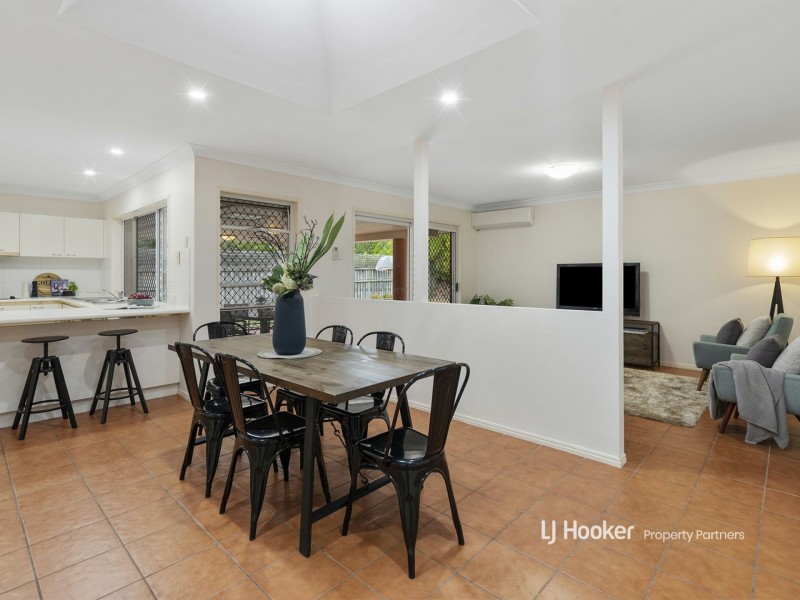 8 Forbes Place, Eight Mile Plains QLD 4113