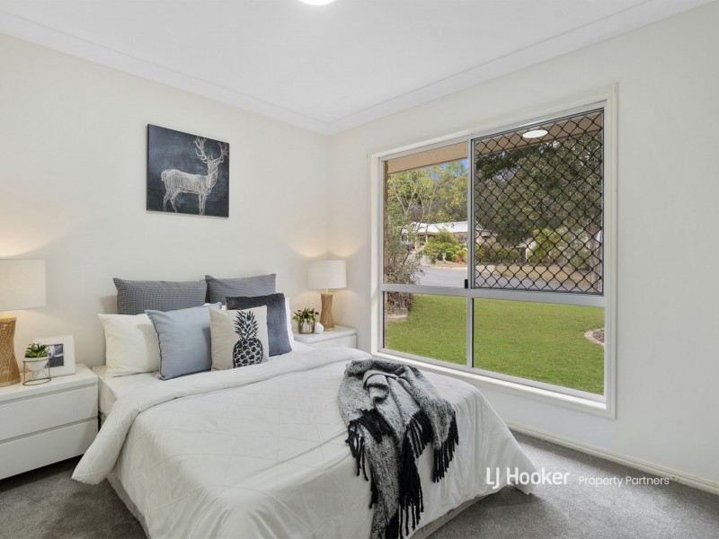 8 Forbes Place, Eight Mile Plains QLD 4113