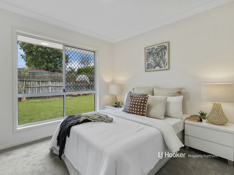 8 Forbes Place, Eight Mile Plains QLD 4113